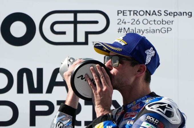 Álex Márquez, en el podio del circuito de Sepang