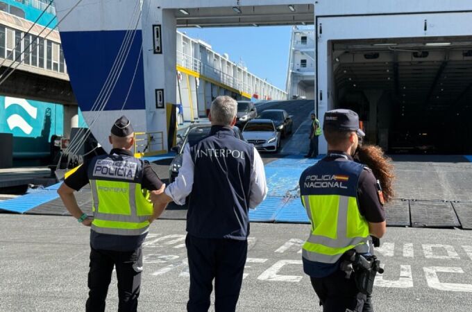 La Policía intercepta un carguero repleto de drogas: 6.500 kilos de cocaína con destino Vigo La Policía intercepta un carguero repleto de drogas: 6.500 kilos de cocaína con destino Vigo