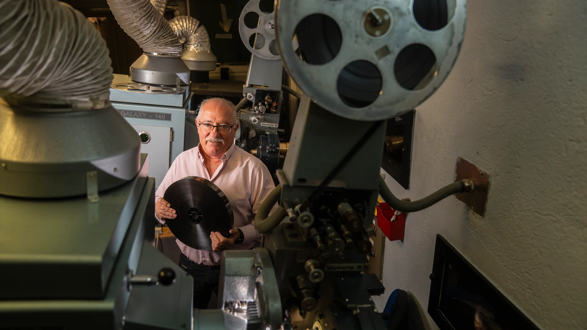 Entrevista al proyeccionista del cine Doré, Juan Carlos Sánchez