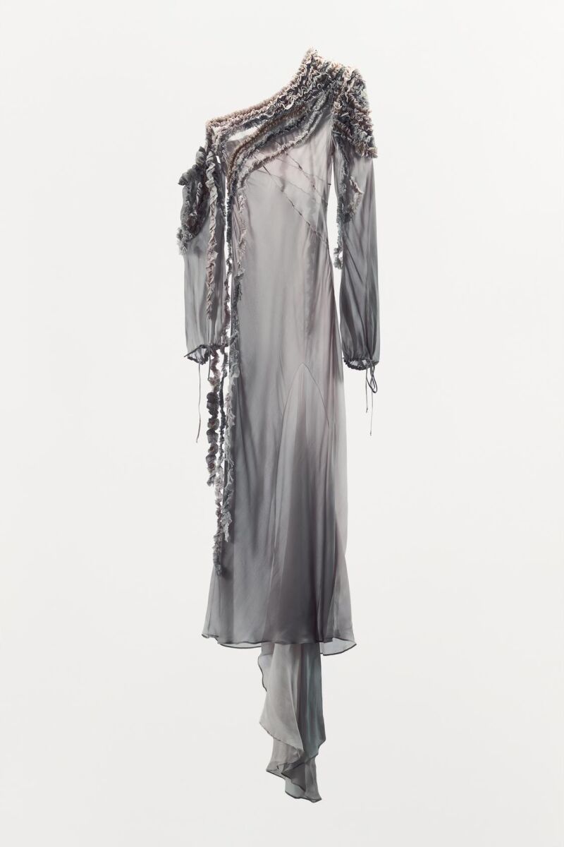 Vestido semitransparente.