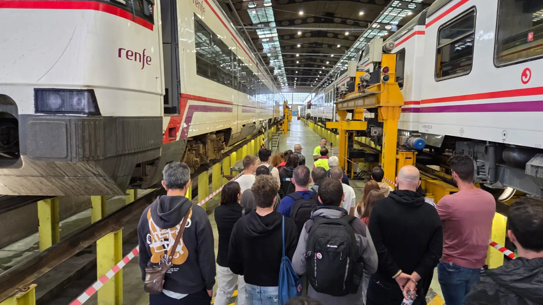 Renfe ha celebrado hoy una jornada de puertas abiertas con motivo del día del tren