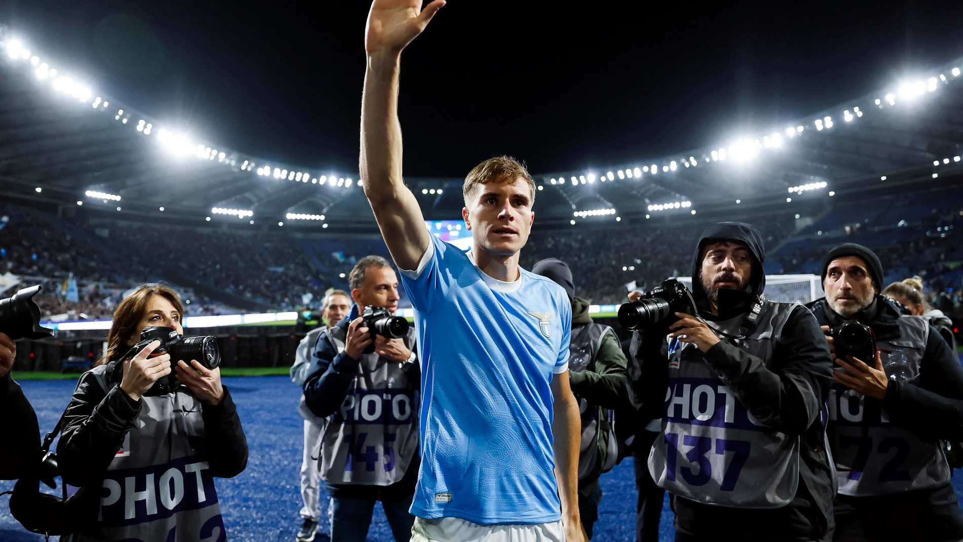 ROME (Italy), 26/10/2025.- Lazio's Toma Basic celebrates their victory at the end of the Italian Serie A soccer match between SS Lazio and Juventus FC in Rome, Italy, 26 October 2025. (Italia, Roma) EFE/EPA/ANGELO CARCONI