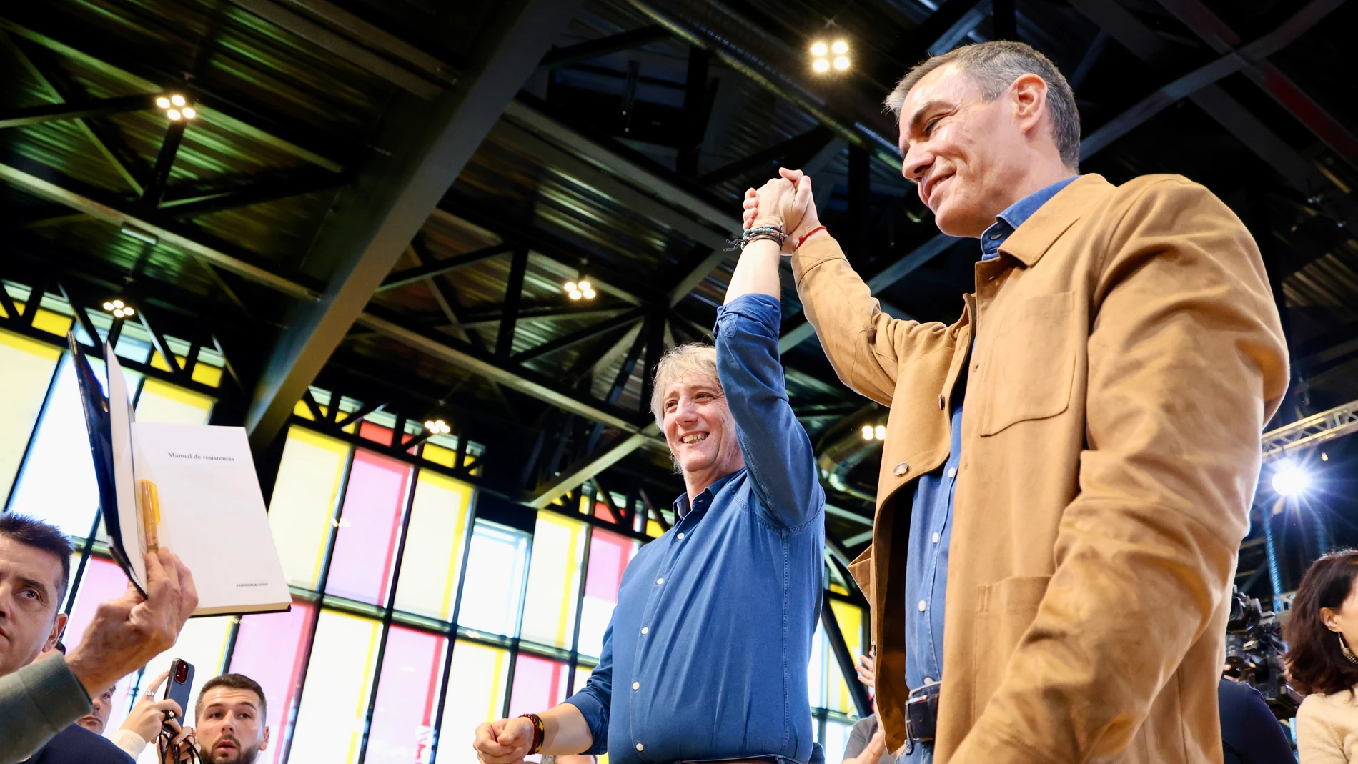 Pedro Sánchez y Carlos Martínez, este domingo en León