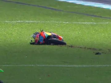 La moto de José Antonio Rueda, tras el golpetazo La moto de José Antonio Rueda, tras el golpetazo