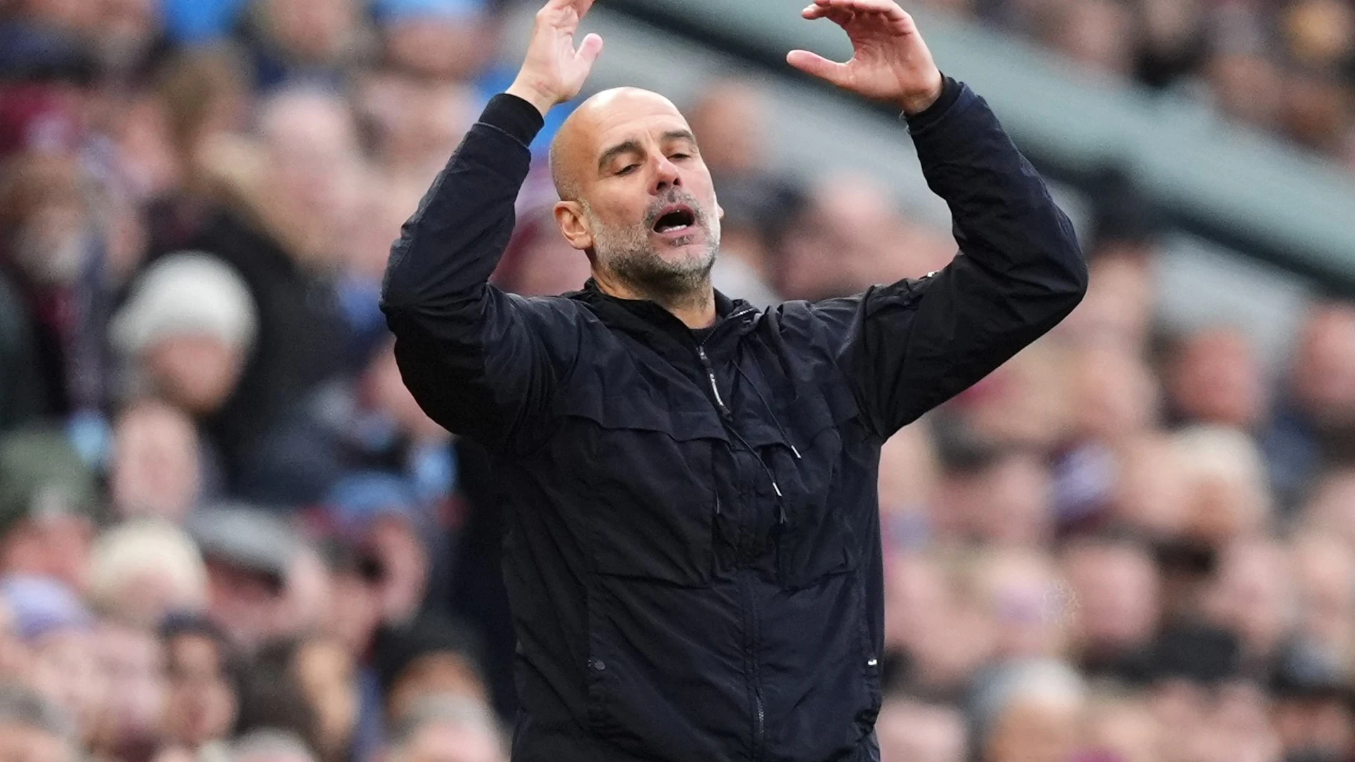 26 October 2025, United Kingdom, Birmingham: Manchester City manager Pep Guardiola reacts on the touchline during the English Premier League soccer match between Aston Villa and Manchester City at Villa Park. Photo: Mike Egerton/PA Wire/dpa 26/10/2025 ONLY FOR USE IN SPAIN