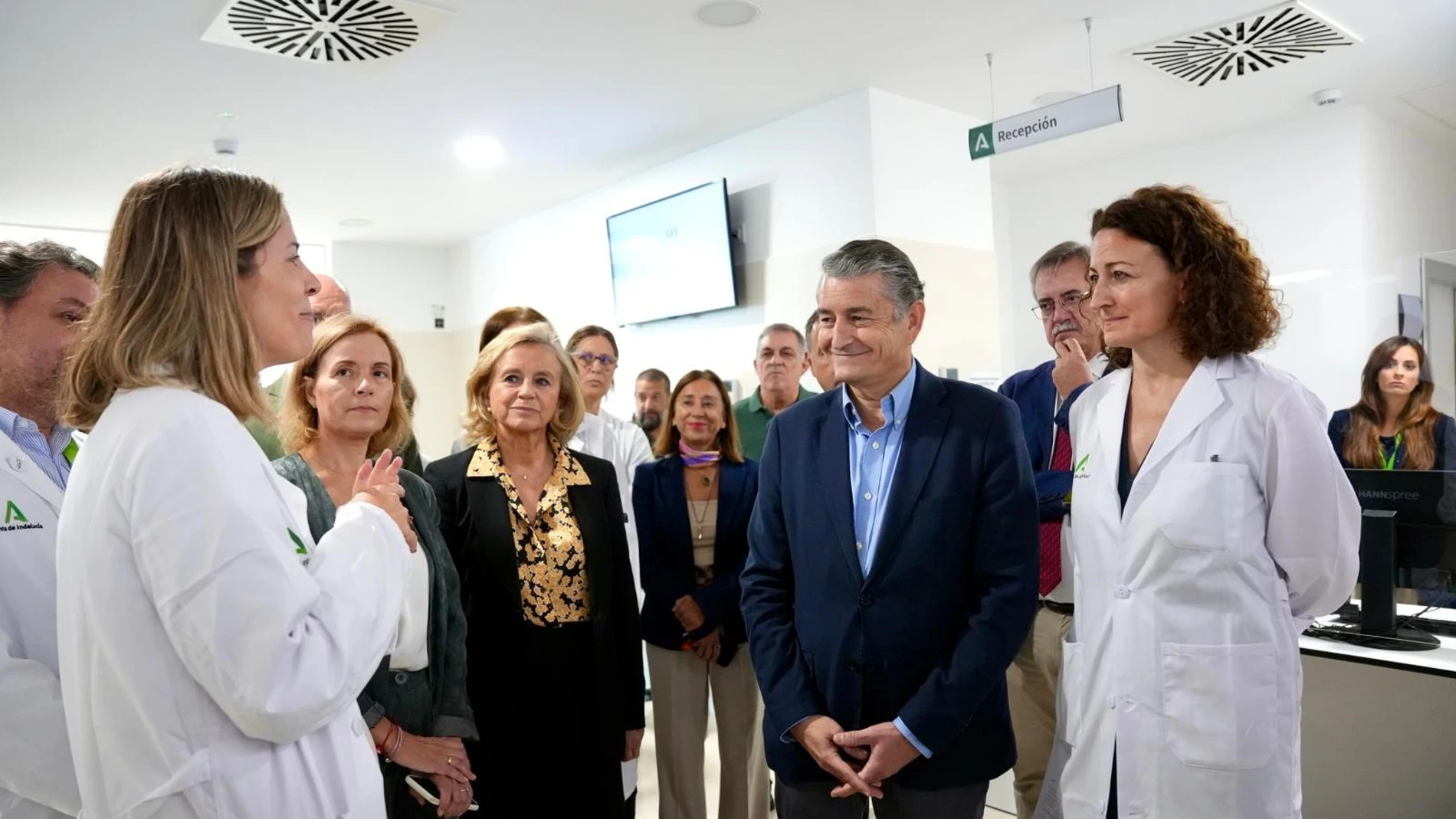 El consejero de Sanidad, Antonio Sanz, en la apertura de este nuevo recurso hospitalario en Sevilla