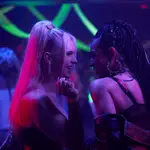 Fotograma de la serie, con dos protagonistas Hannah Jones y Laquan Lewis