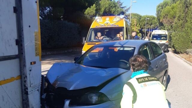 Un hombre de 52 años sufre la amputación de una pierna tras ser arrollado por un turismo en Boadilla