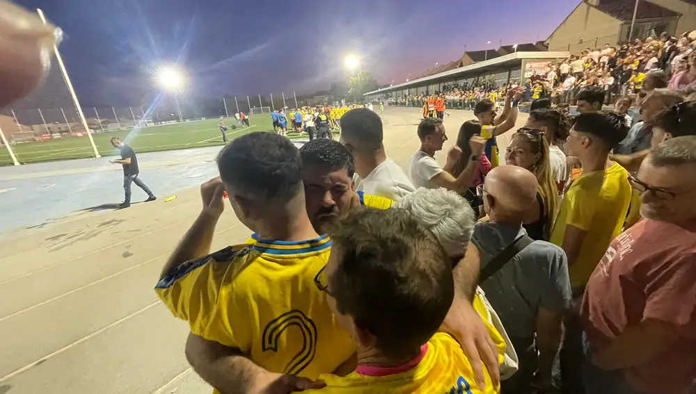 Antonio Moreno junto a su familia