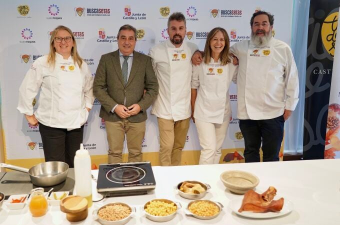Rafael Sáez durante la presentación de Buscasetas en León