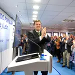 Mañueco recibe el aplauso de los suyos tras clausurar la Junta Directiva del PP de Castilla y León