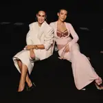 Vicky Martín Berrocal y Alba Díaz.