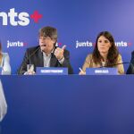 Puigdemont y la c&uacute;pula de Junts empiezan la reuni&oacute;n para decidir si rompen con el PSOE