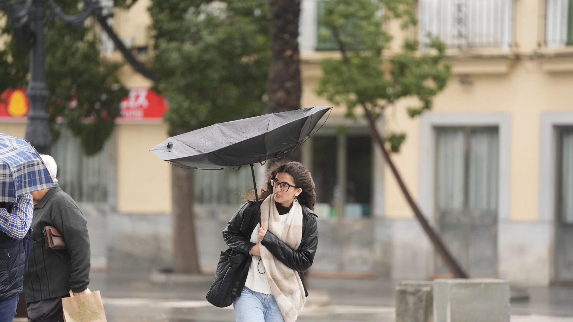 Imagen de archivo de fuertes vientos y lluvias en Cádiz