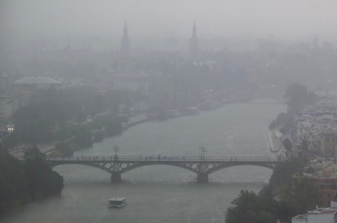 Intensas lluvias activan avisos en Andalucía Intensas lluvias activan avisos en Andalucía