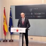 El consejero de Educación y Formación Profesional, Víctor Marín, presenta las novedades en la convocatoria de oposiciones a cuerpos docentes
