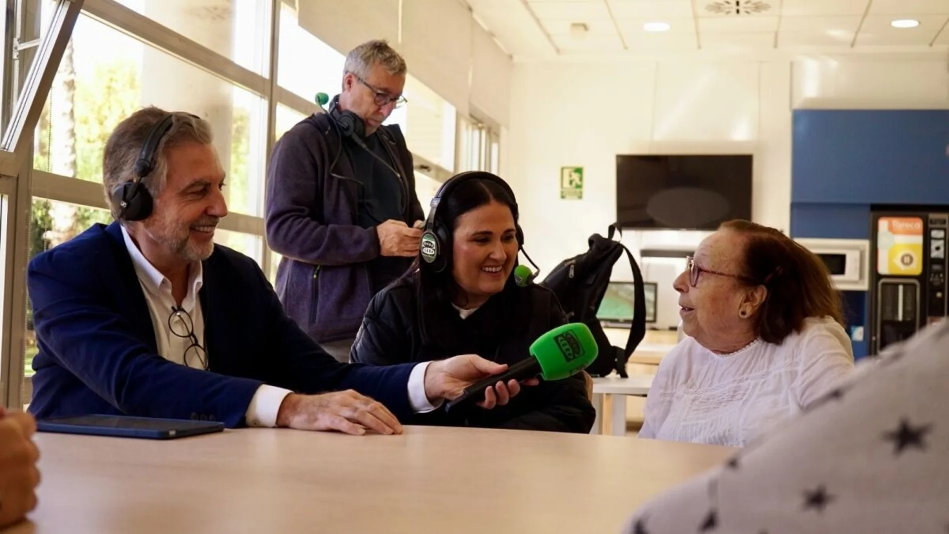 Alsina emite «Más de uno» desde la zona cero de la DANA