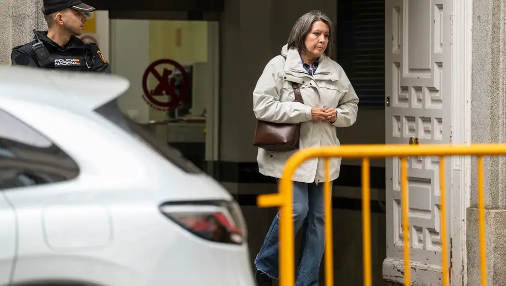 Celia Rodríguez secretaria PSOE sale del Tribunal Supremo. David Jar