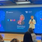 Almudena Moreno, durante uno de los encuentros