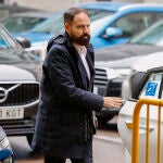 El juez interroga al exgerente del PSOE y a la secretaria que daba sobres a Ábalos y Koldo