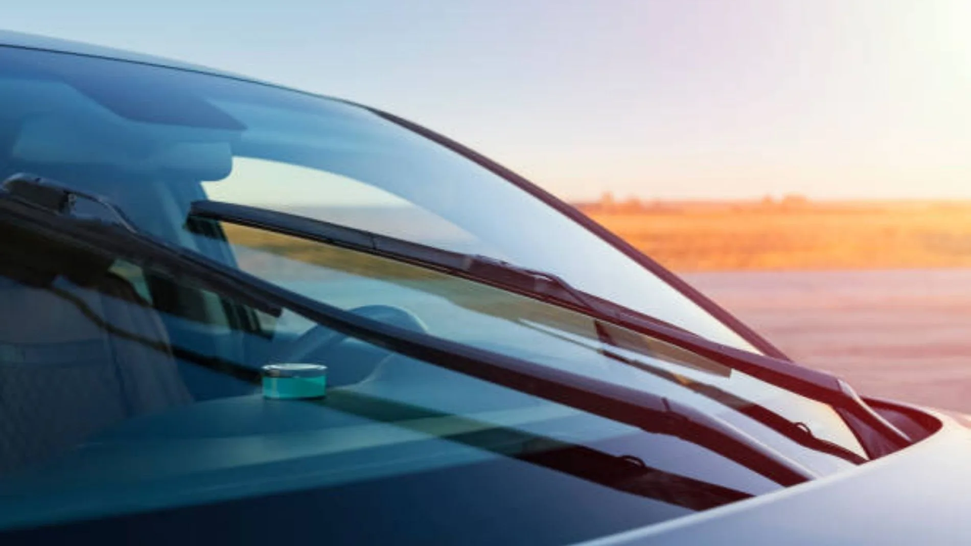 ¿Por qué se llama "luna" a los cristales? El origen histórico que poca gente conoce