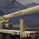 El cañón de riel que dispara proyectiles a 7.410 km/h y podría formar parte del Golden Dome de EE. UU.