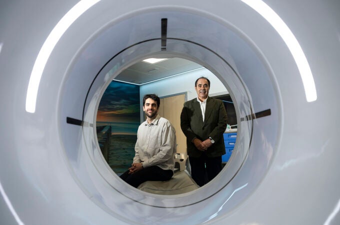 Javier Soto y Javier Guijarro de la unidad de Ingeniería e IA del Ramon Y Cajal Javier Soto y Javier Guijarro de la unidad de Ingeniería e IA del Ramon Y Cajal