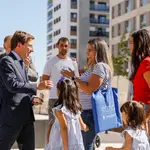 Martínez-Almeida, durante la entrega de llaves de una promoción