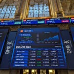 El IBEX logra nuevo récord histórico y alcanza los 16.100 puntos con impulso del Santander