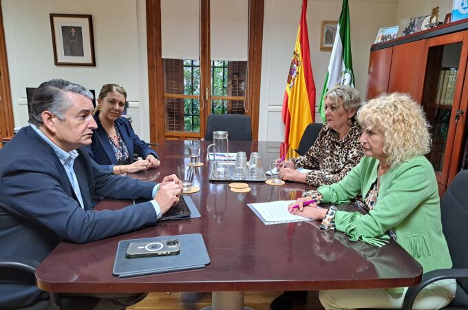 La Junta de Andalucía y AMAMA Sevilla "normalizan" su relación y abren una etapa de diálogo y colaboración mutua  La Junta de Andalucía y AMAMA Sevilla "normalizan" su relación y abren una etapa de diálogo y colaboración mutua