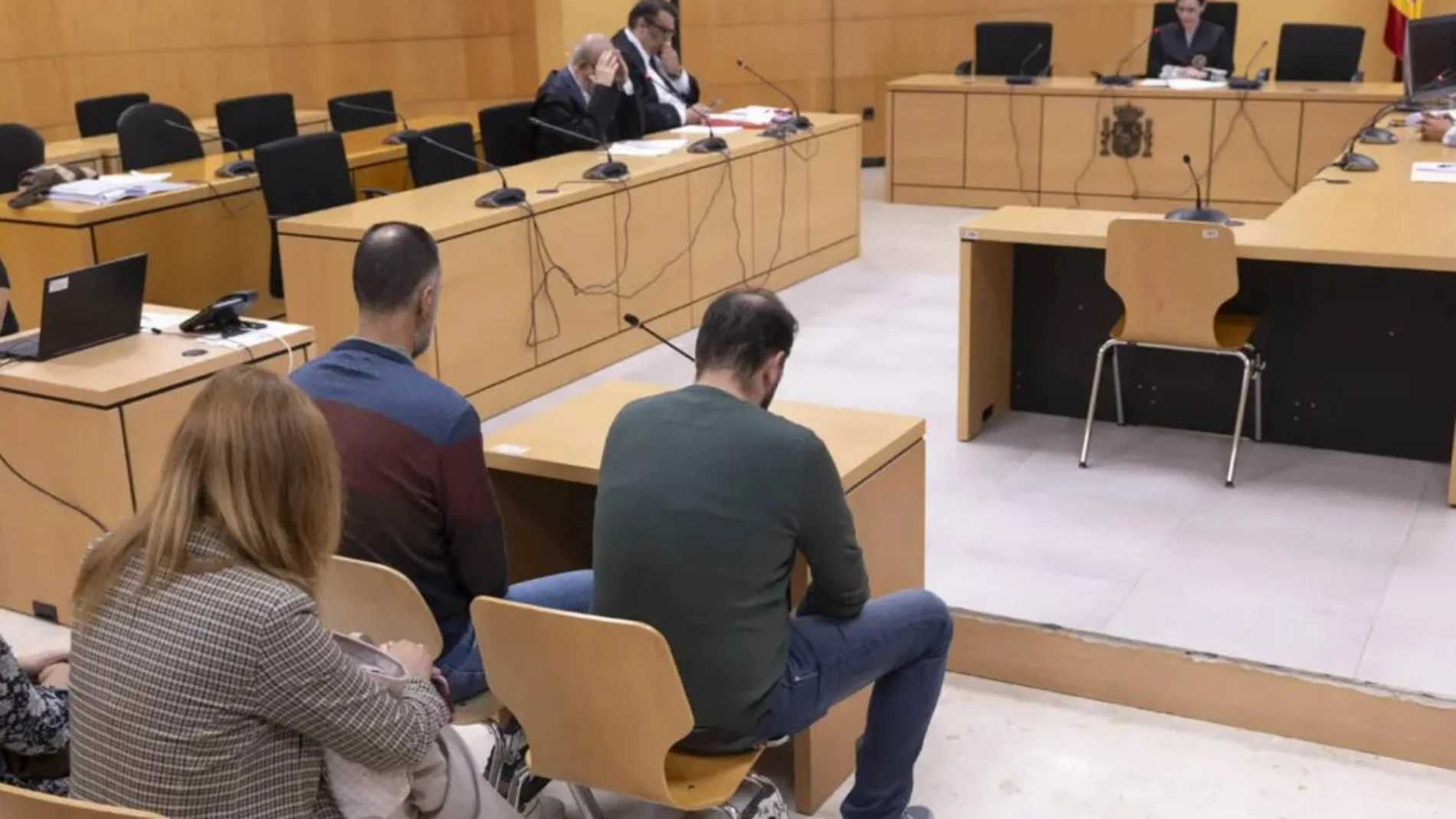 Dos mandos de la Policía Local en Tenerife admiten haber malversado 83.000 euros en multas