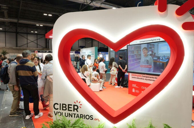 Fundación Cibervoluntarios presenta en SIMO 2025 sus programas de formación gratuita para impulsar el talento digital joven YoConecto y RetoHacker Fundación Cibervoluntarios presenta en SIMO 2025 sus programas de formación gratuita para impulsar el talento digital joven YoConecto y RetoHacker