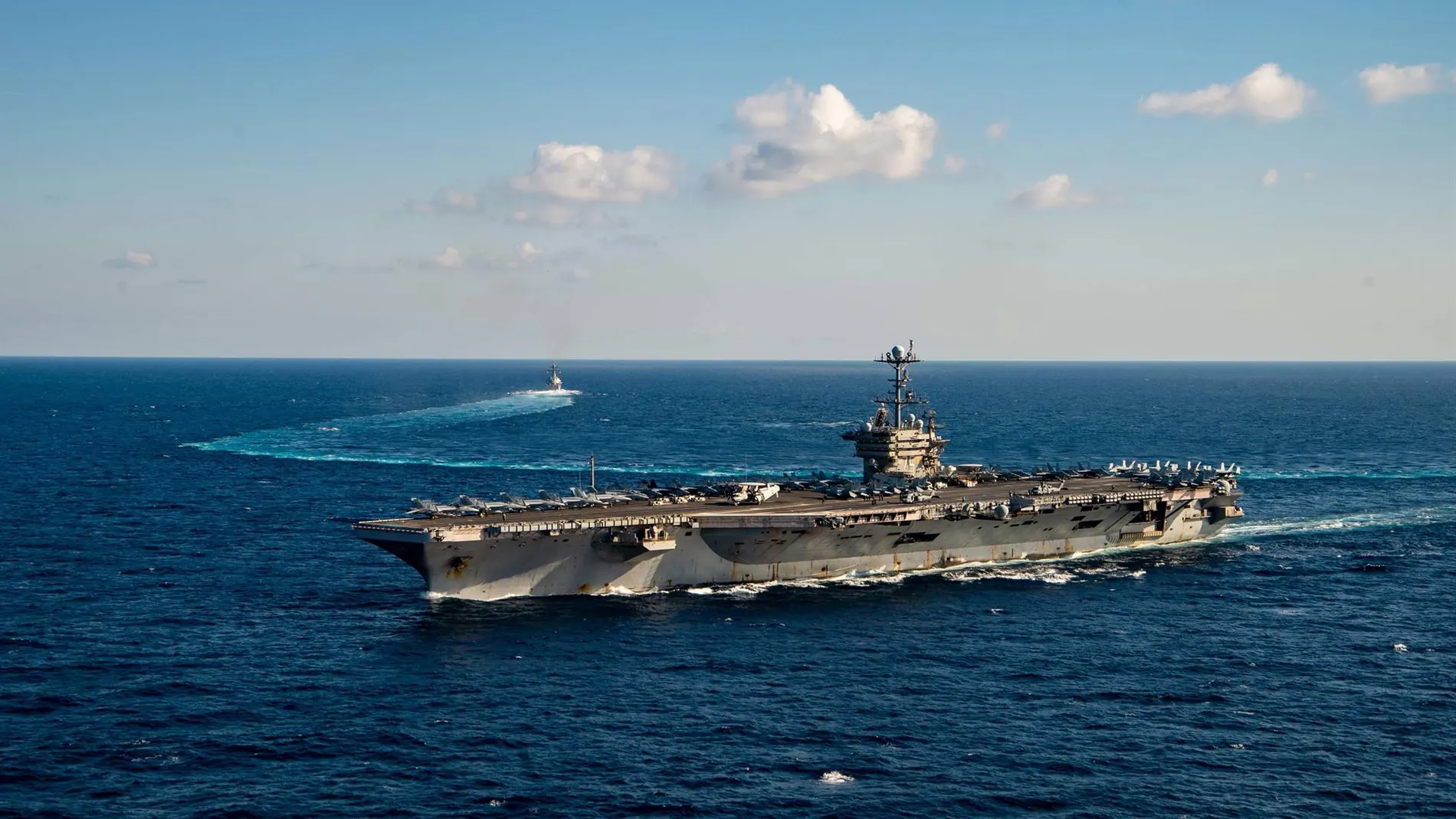 Venezuela.- El buque de guerra estadounidense 'USS Gravely' navega por el Caribe tras salir de Trinidad y Tobago