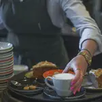 La justicia valida el despido de una camarera que robó casi 1.000 euros en efectivo del local en el que trabajaba