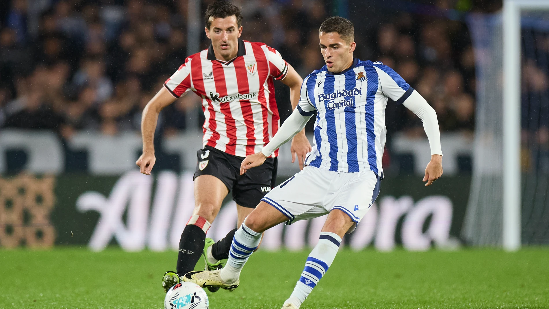Dani Vivian of Athletic Club competes for the ball with Arsen Zakharyan of Real Sociedad during the LaLiga EA Sports match between Real Sociedad and Athletic Club at Anoeta on November 1, 2025, in San Sebastian, Spain. AFP7 01/11/2025 ONLY FOR USE IN SPAIN