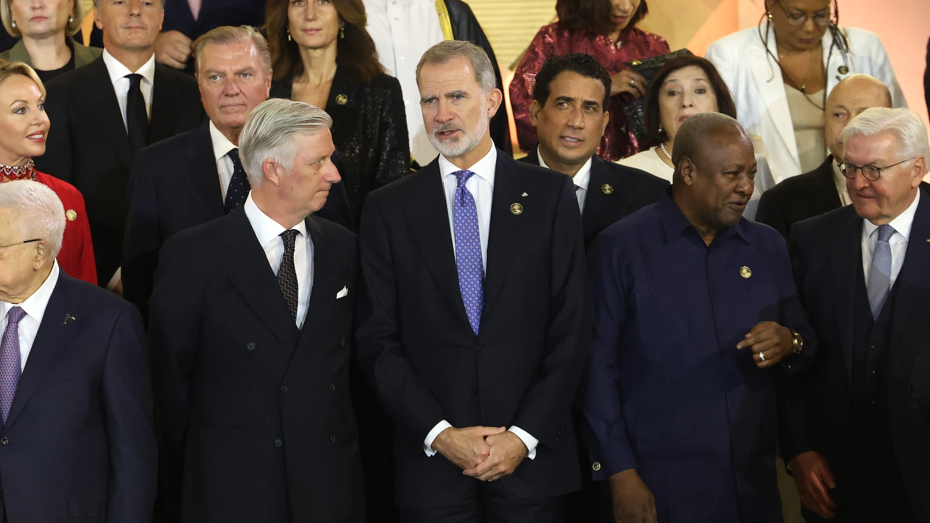 GUIZA (EGIPTO), 01/11/2025.- El rey Felipe VI, durante la foto de familia en la ceremonia de inauguración este sábado del Gran Museo Egipcio (GEM), en la meseta de las pirámides de Guiza. EFE/Casa Real /José Jiménez -SOLO USO EDITORIAL/SOLO DISPONIBLE PARA ILUSTRAR LA NOTICIA QUE ACOMPAÑA (CRÉDITO OBLIGATORIO)-