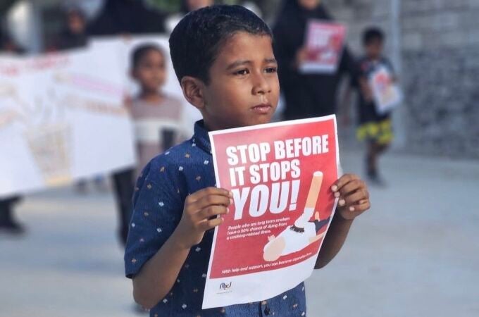 Maldivas prohíbe fumar a los nacidos a partir de 2007 Maldivas prohíbe fumar a los nacidos a partir de 2007