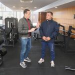 El presidente de la Diputación de Valladolid, Conrado Íscar, inaugura el nuevo gimnasio de Villanueva de Duero, junto al alcalde de la localidad vallisoletana Sául Ortega