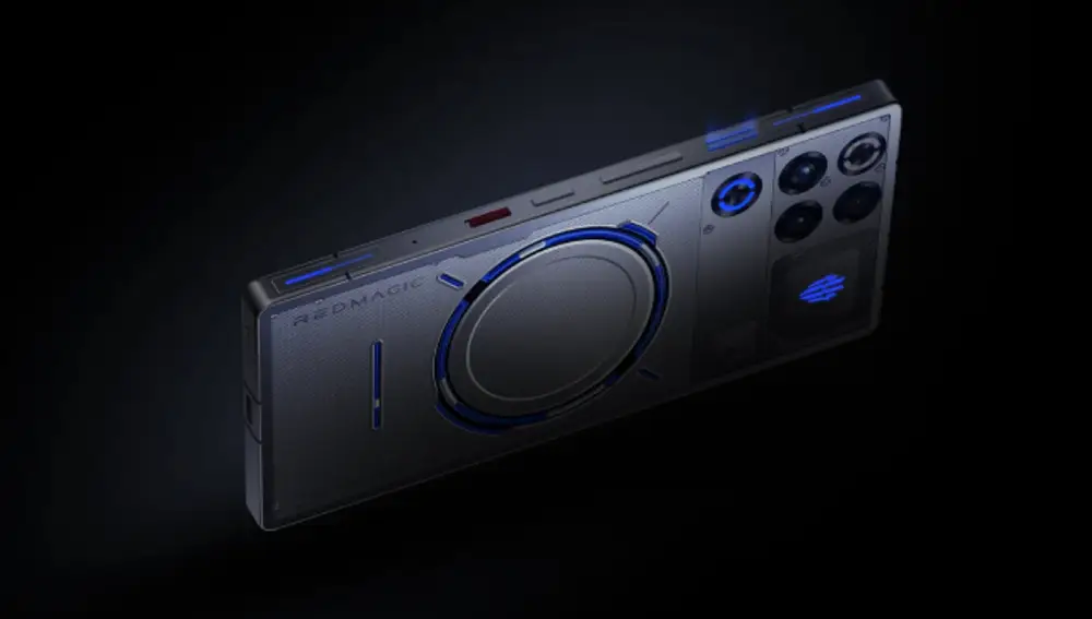 Gatillos táctiles y salida de aire, además de los botones habituales, en el lateral.