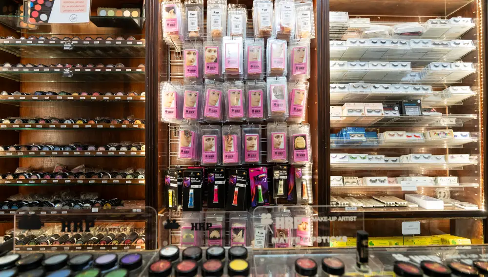 Reportaje en Harpo, tienda de maquillaje para particulares y profesionales. David Jar