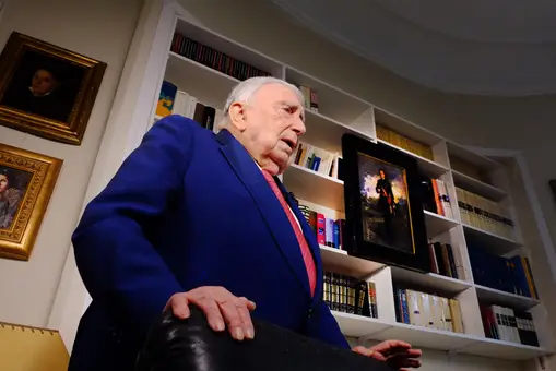 Luis María Anson: «Yo nunca he descartado un nuevo exilio de la Familia Real» Luis María Anson: «Yo nunca he descartado un nuevo exilio de la Familia Real»