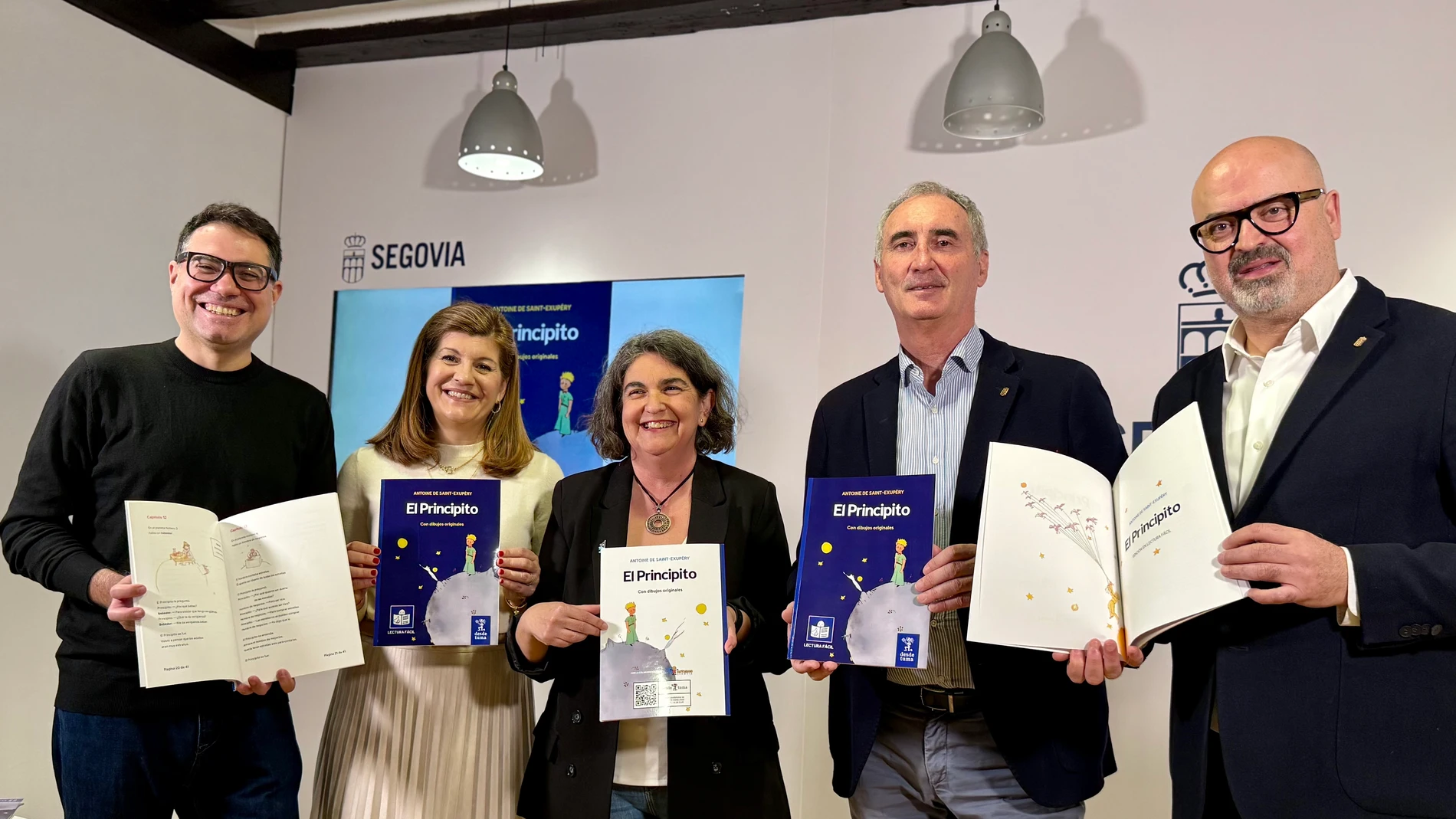 El alcalde de Segovia, José Mazarías, entre otros, presenta la obra