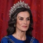 La reina Letizia apuesta por su estilismo más impresionante en la cena de gala con el Sultán de Omán