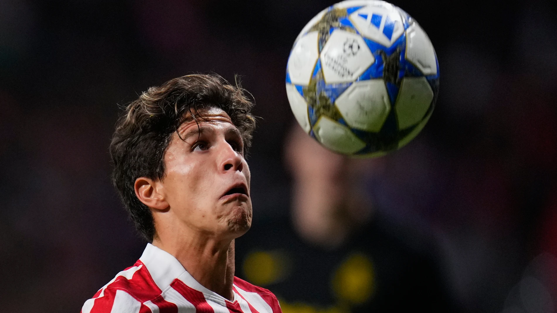 Atletico Madrid's Giuliano Simeone fights for the ball during a Champions League opening phase soccer match between Atletico Madrid and Union Saint-Gilloise in Madrid, Spain, Tuesday, Nov. 4, 2025. (AP Photo/Manu Fernandez)