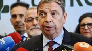 Igualdad Animal pide a Luis Planas que apoye la PNL para acabar con la alimentación forzada para producir foie gras