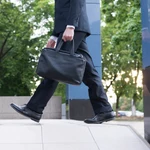 Este es el error que muchos cometen al fichar en el trabajo y que puede costarte el puesto