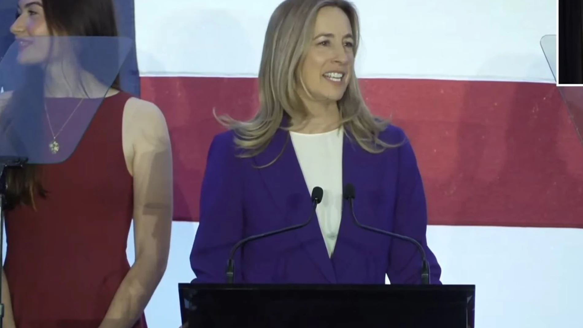 AME5560. TRENTON (ESTADOS UNIDOS), 04/11/2025.- Captura de video cedida por el equipo de campaña de la demócrata y candidata a la Gobernación de Nueva Jersey Mikie Sherrill donde habla tras conocer los resultados de las elecciones este martes, en Trenton (Estados Unidos). Sherrill fue elegida gobernadora de Nueva Jersey tras imponerse al republicano Jack Ciattarelli, según las proyecciones de las grandes cadenas de televisión, en una elección marcada por el intento de Donald Trump de replicar...