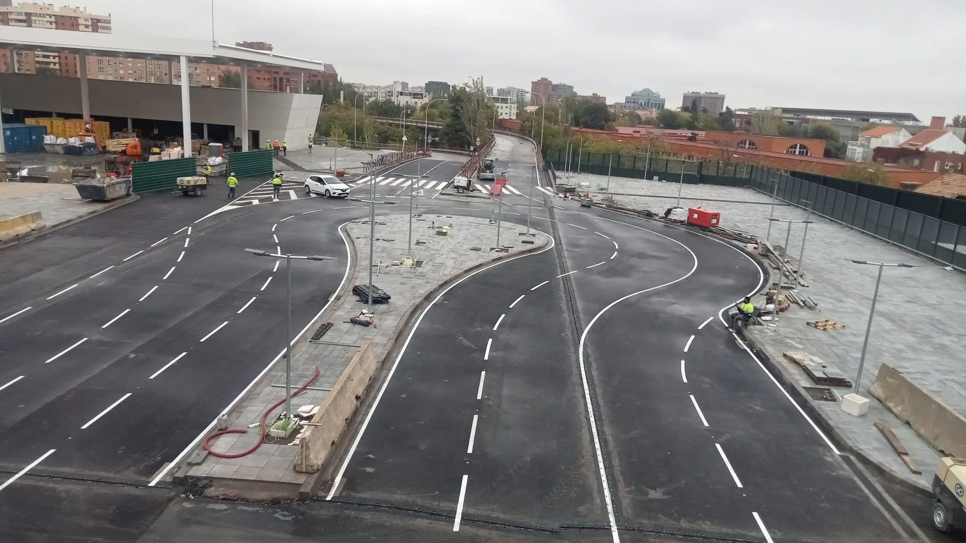 MADRID.-Reabre al tráfico este miércoles el paso de la calle Hiedra para cruzar la estación de Chamartín-Clara Campoamor