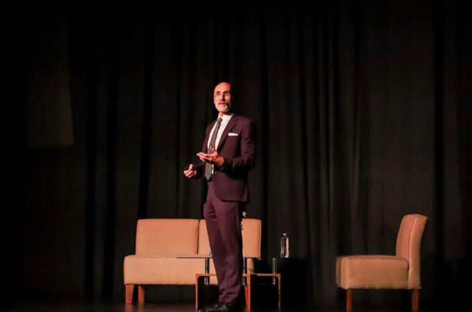 Arthur Brooks, profesor de Harvard: "Hay dos tipos de personas que temen cambiar de trabajo" Arthur Brooks, profesor de Harvard: "Hay dos tipos de personas que temen cambiar de trabajo"