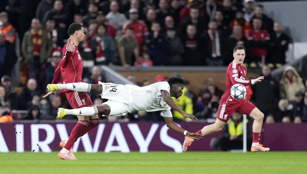 MADRID.-El Real Madrid pierde al centrocampista francés Aurélien Tchouaméni por una lesión muscular